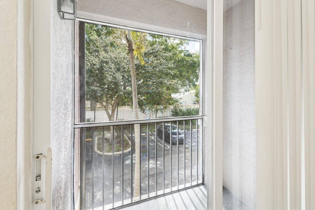 6384 W SampleCoral Springs - Townhouse condo unit 6384 - picture