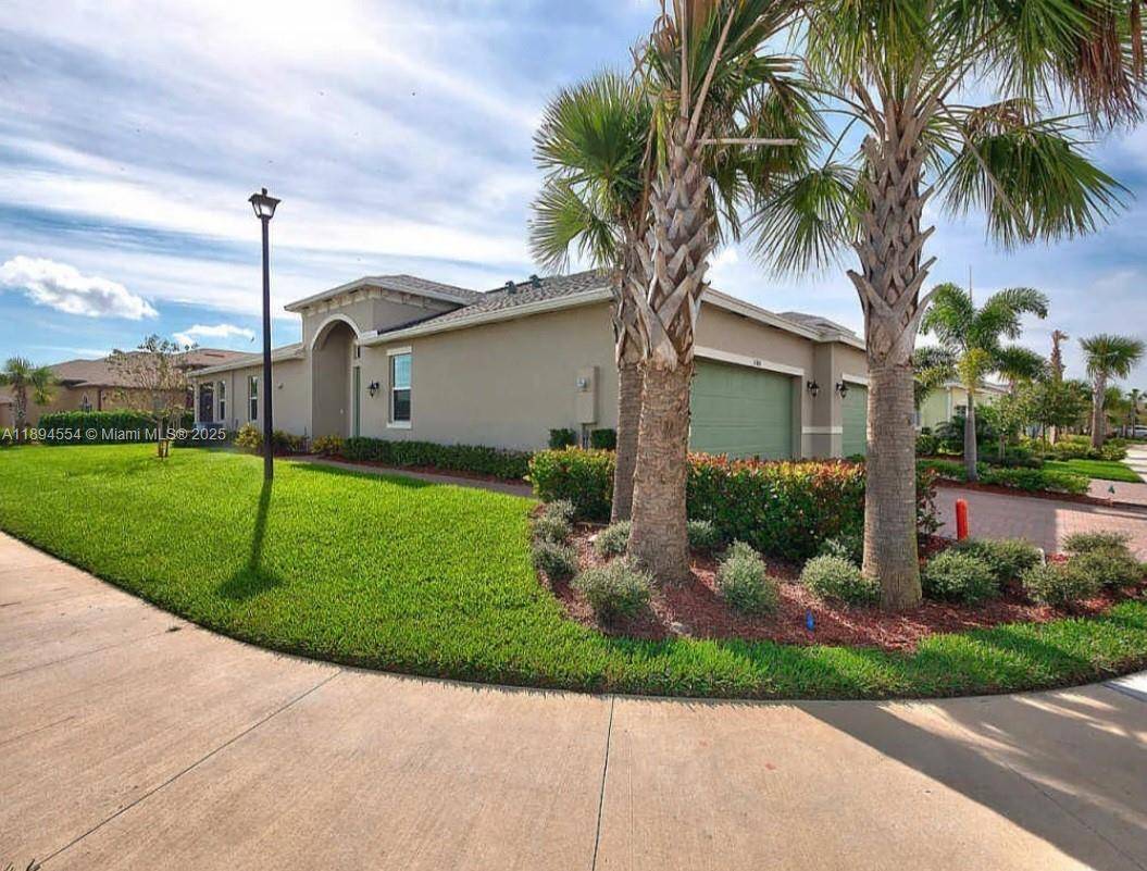 11484 SW Lake Park DrPort St. Lucie - picture
