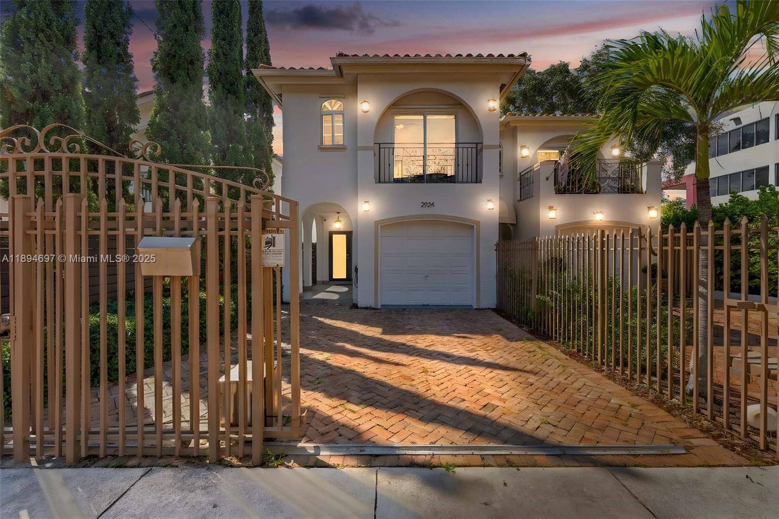 2924 Bridgeport AveMiami - picture