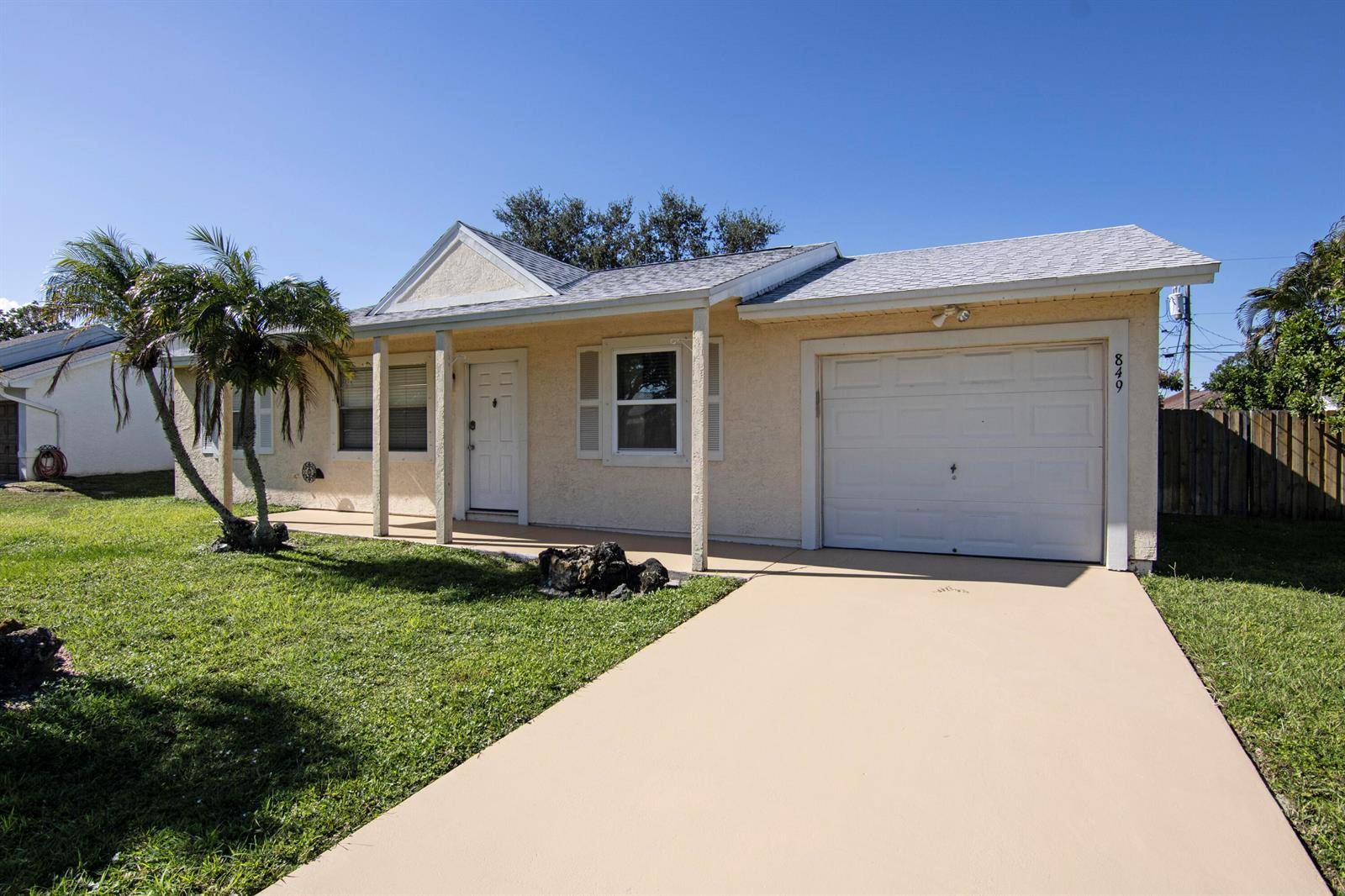 849 SW AmethistPort St. Lucie - picture