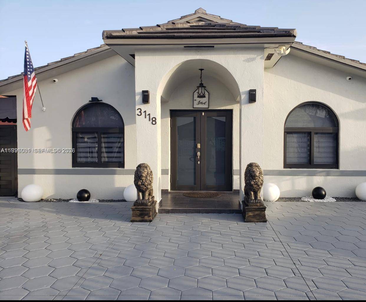 3118 W 71st PlHialeah - picture