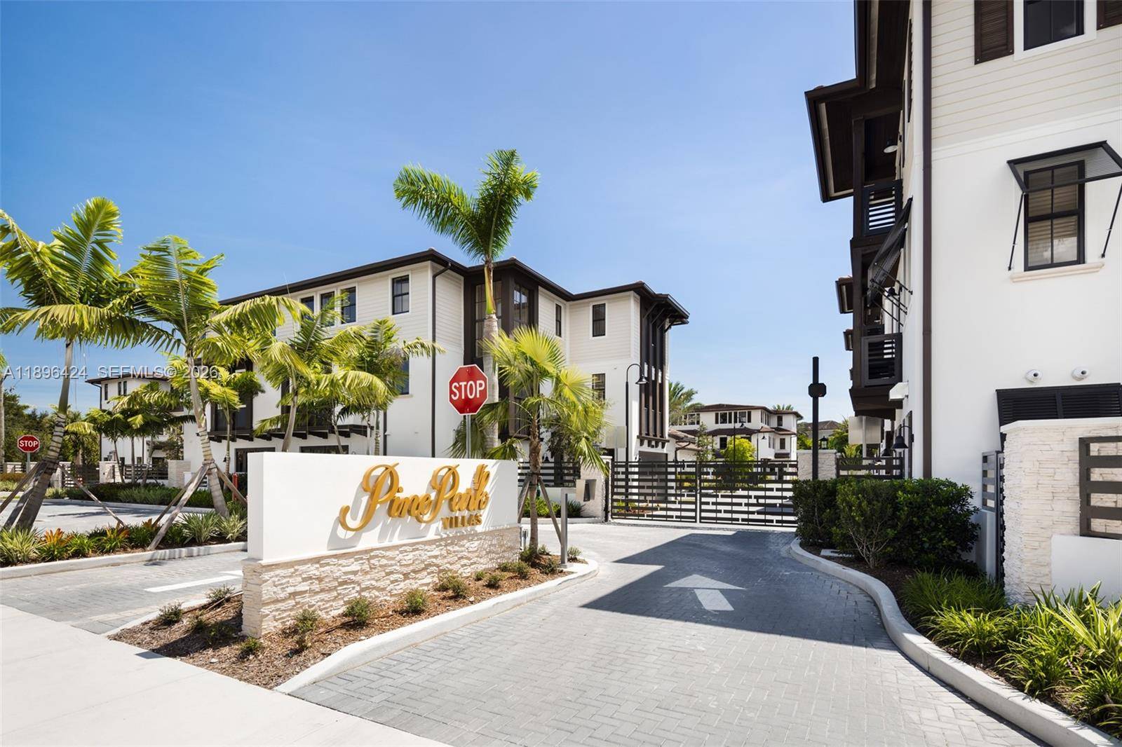 7498 SW 100th StreetPinecrest - Townhouse/Villa-Annual,Townhouse condo unit 8 - picture