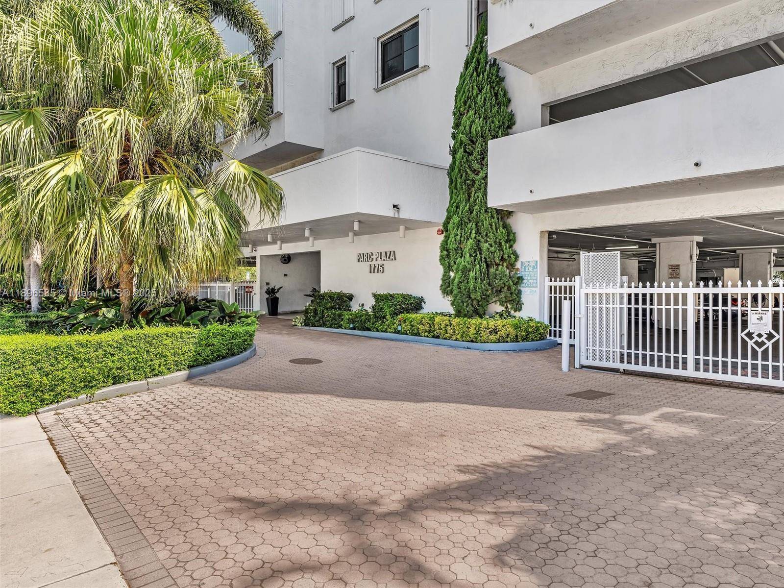 1775 Washington AveMiami Beach - PARC PLAZA CONDO condo unit 8B - picture