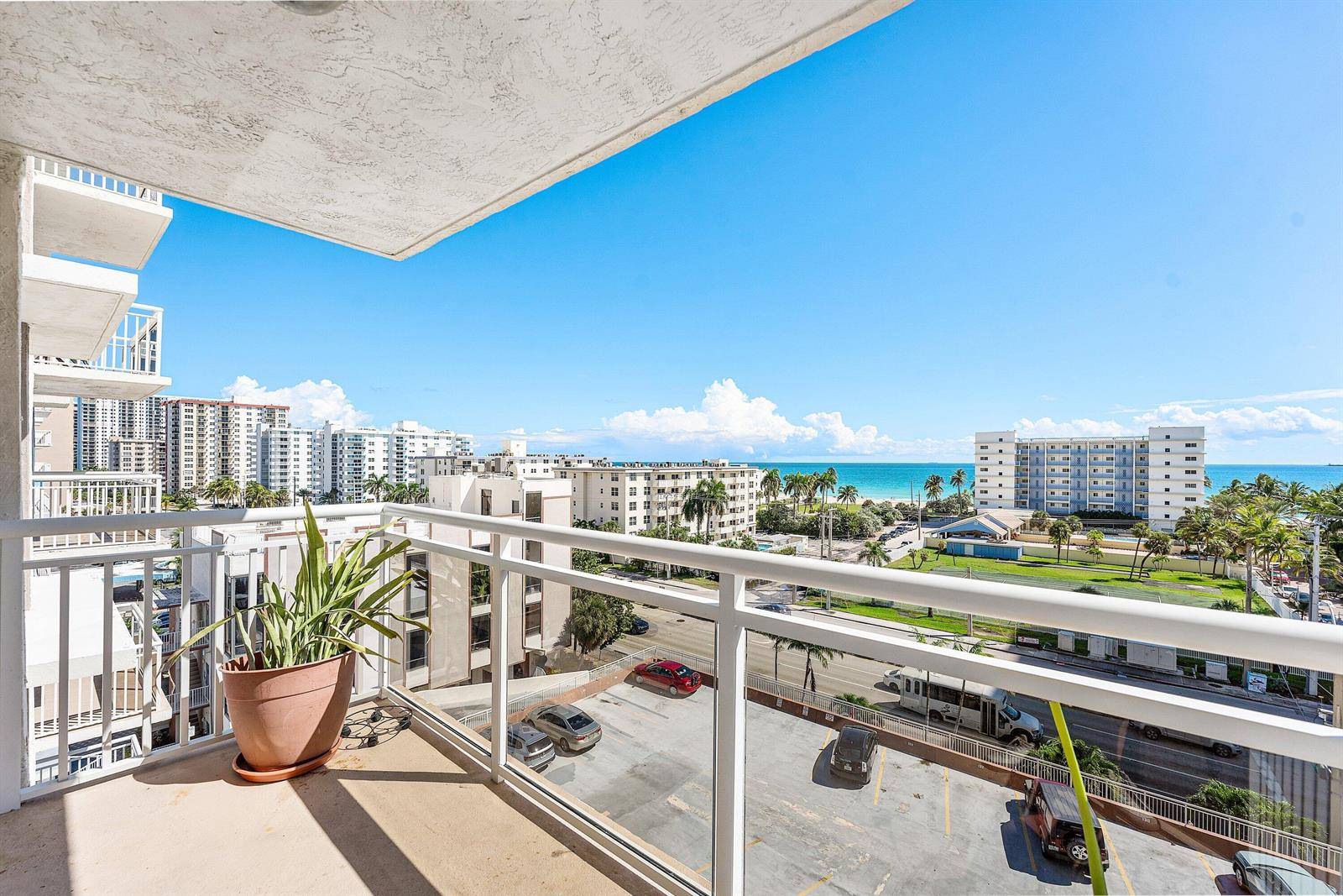 1600 S OceanHollywood - ALLINGTON TOWERS CONDO,Allington Towers condo unit 7h - picture