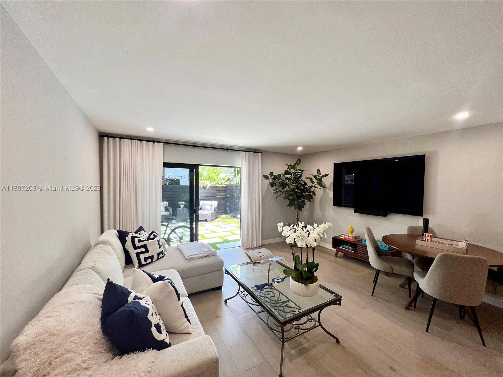 3220 W Trade AveMiami - Condo/Co-Op/Off Season,Condo condo unit III2 - picture