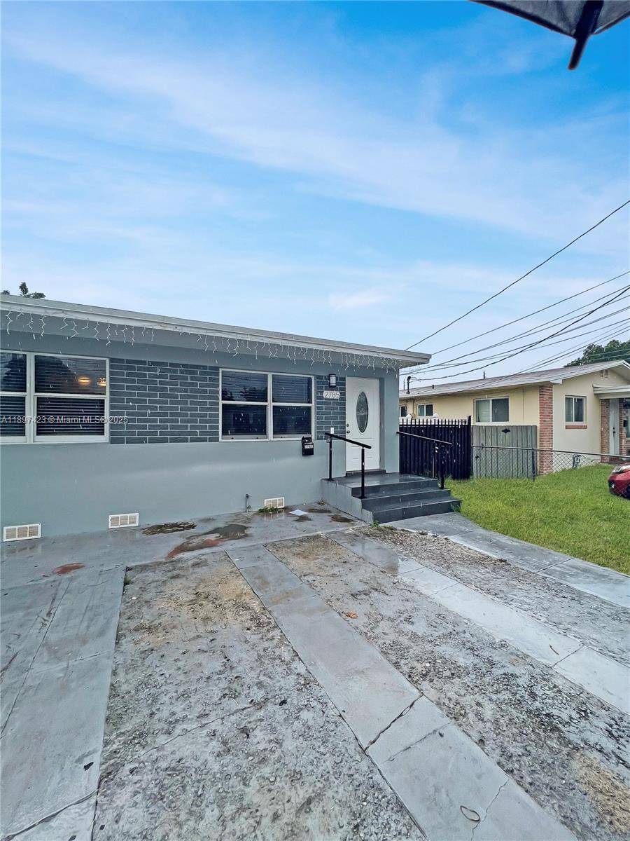 2783 - 2785 SW 33rd CtMiami - picture