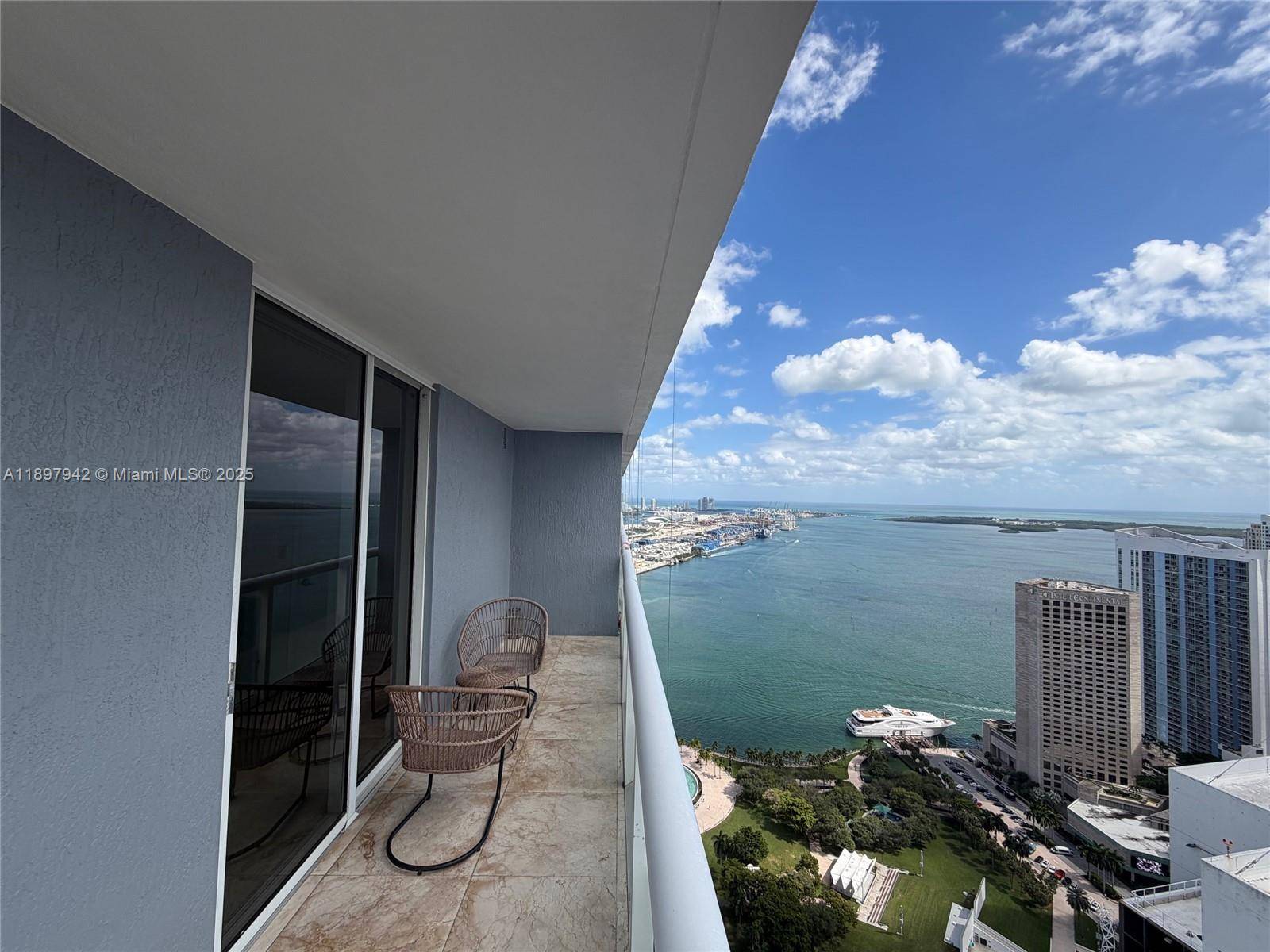 50 Biscayne BlvdMiami - 50 Biscayne condo unit 5211 - picture