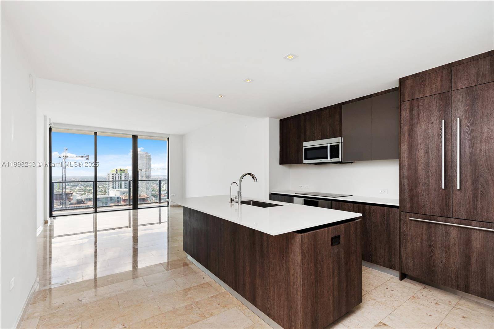 68 SE 6th StMiami - Condo 5+ Stories,Condo condo unit 3906 - picture