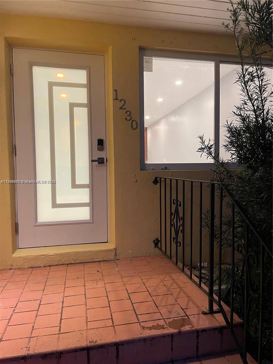 1230 NE 148th StMiami - picture
