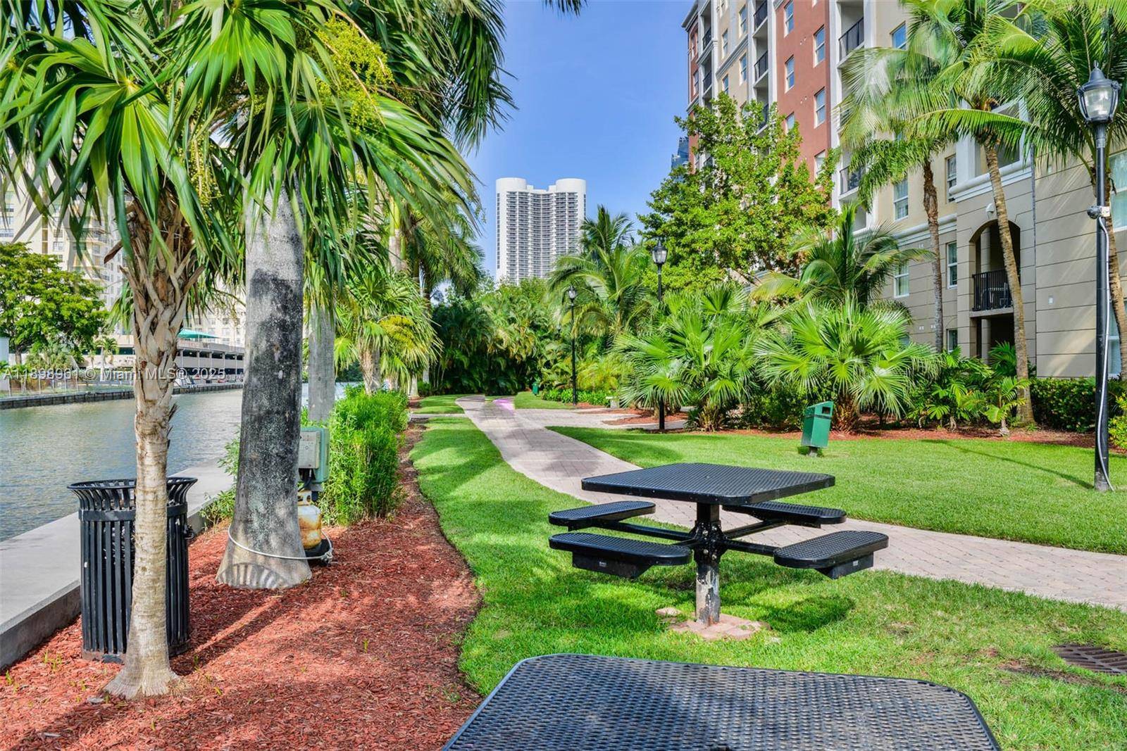 17100 N Bay RdSunny Isles Beach - Condo 5+ Stories,Condo condo unit 1614 - picture