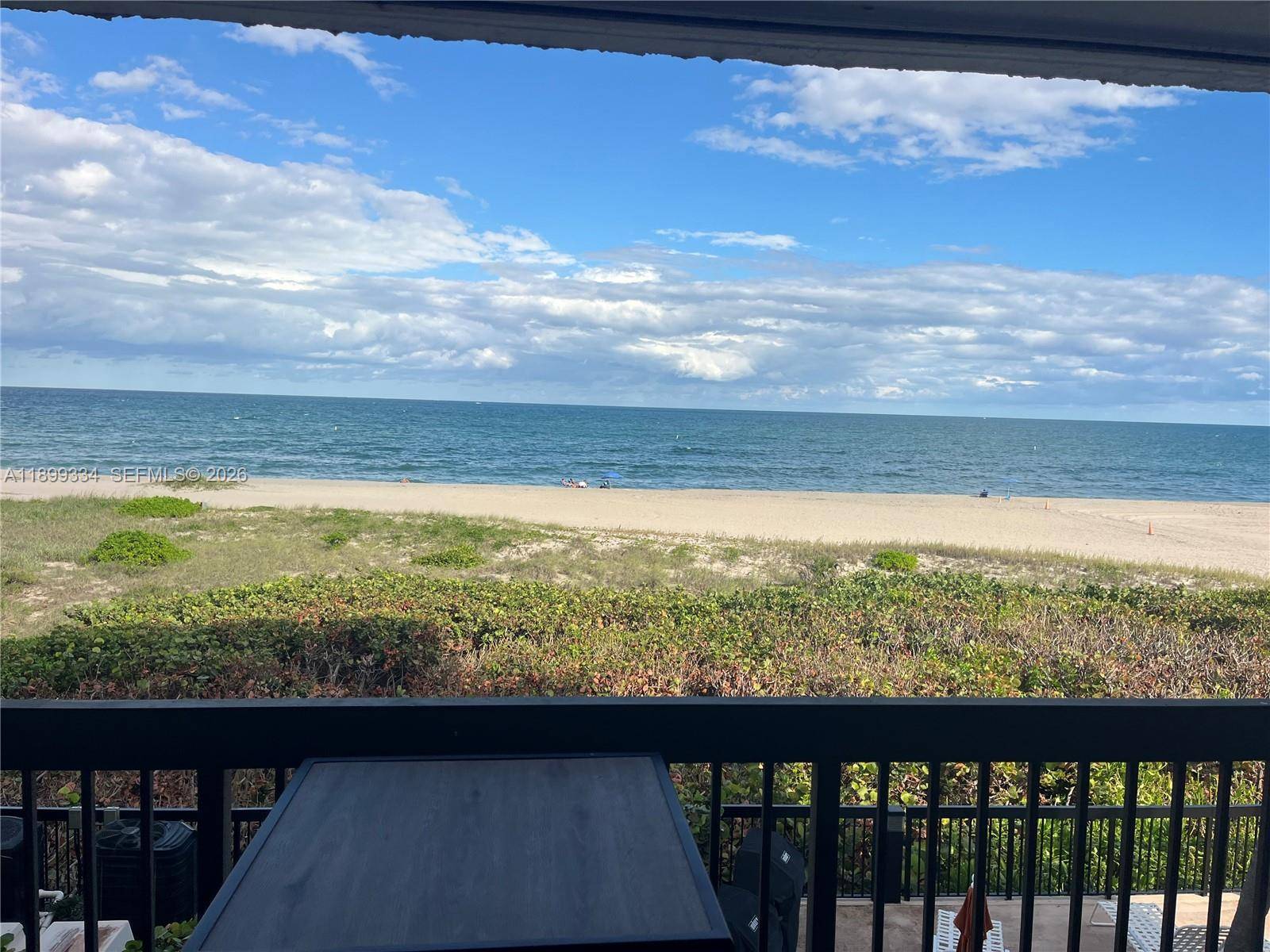 510 N Ocean BlvdPompano Beach - SILVER THATCH OCEAN CLUB condo unit 211 - picture