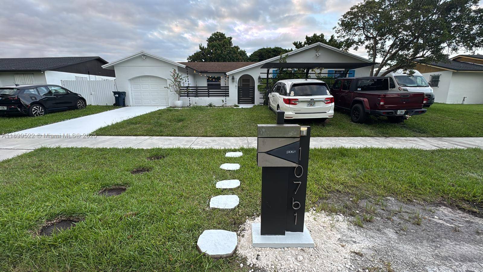 10761 SW 165th StMiami - picture