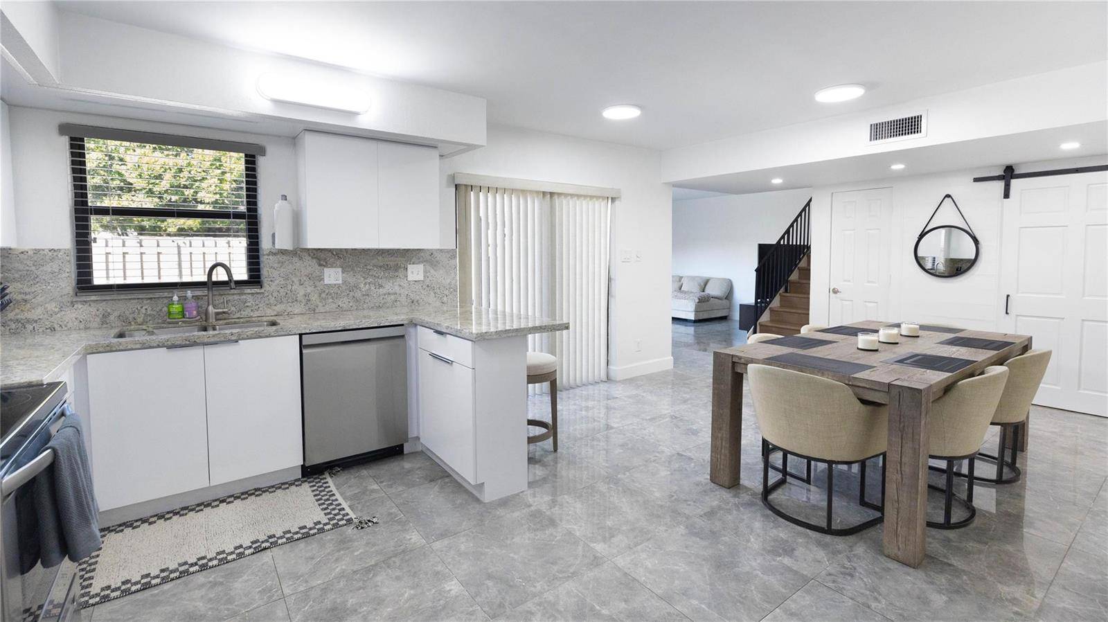 8204 SW 23rdNorth Lauderdale - Bay Tree Homes condo unit D - picture