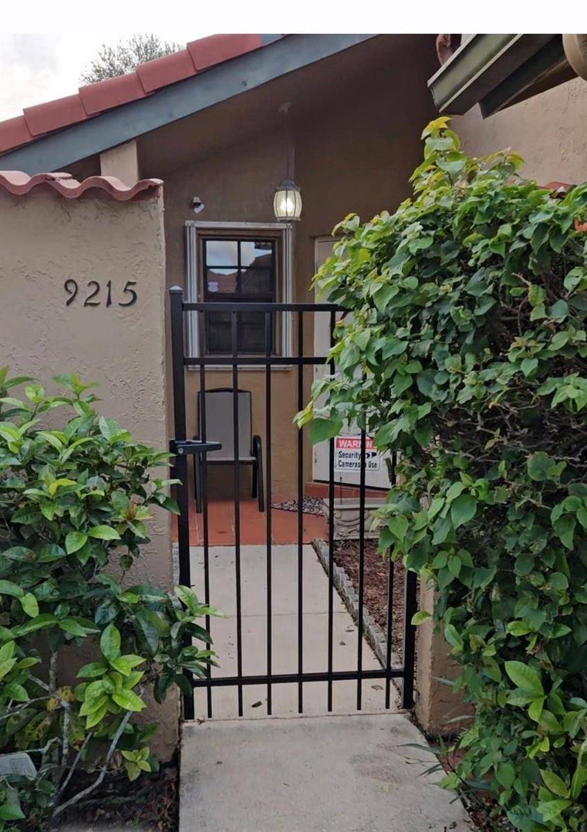 9215 W SunrisePlantation - picture