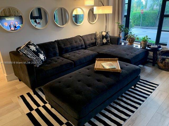 2 NE 44 STMiami - picture