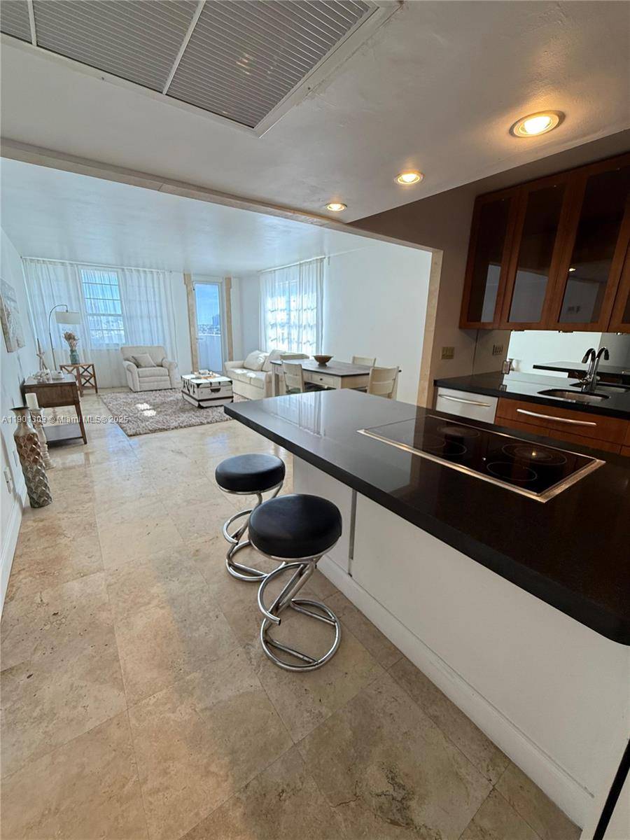 100 Lincoln RdMiami Beach - THE DECOPLAGE CONDO condo unit 1111 - picture