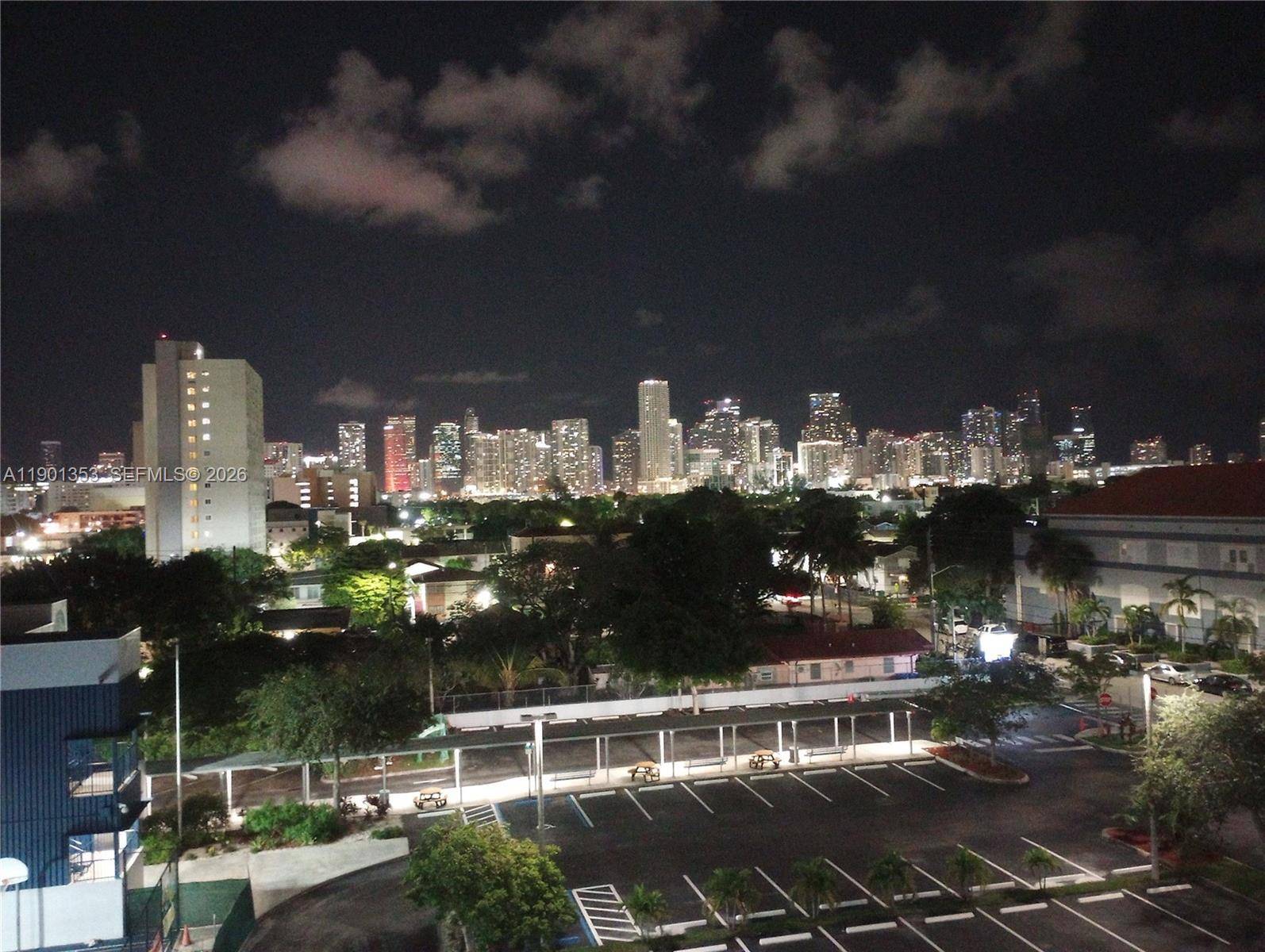 199 SW 12th AveMiami - Condo 5+ Stories,Condo condo unit 519-B - picture