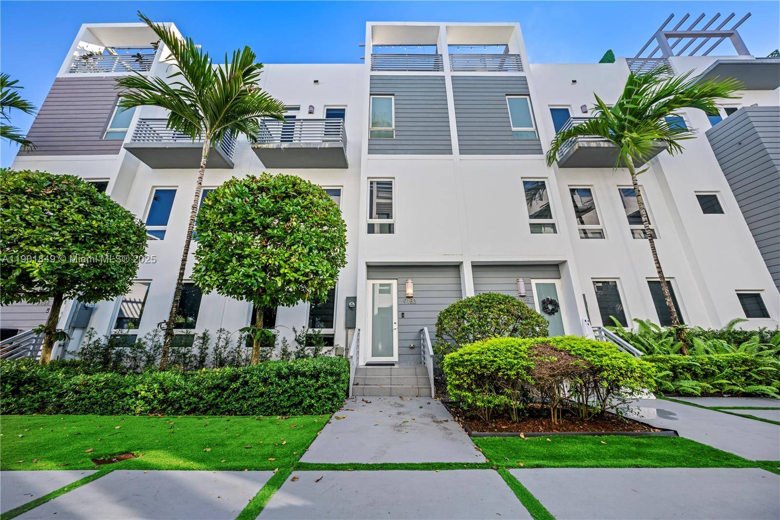 9153 NW 33rd StDoral - picture