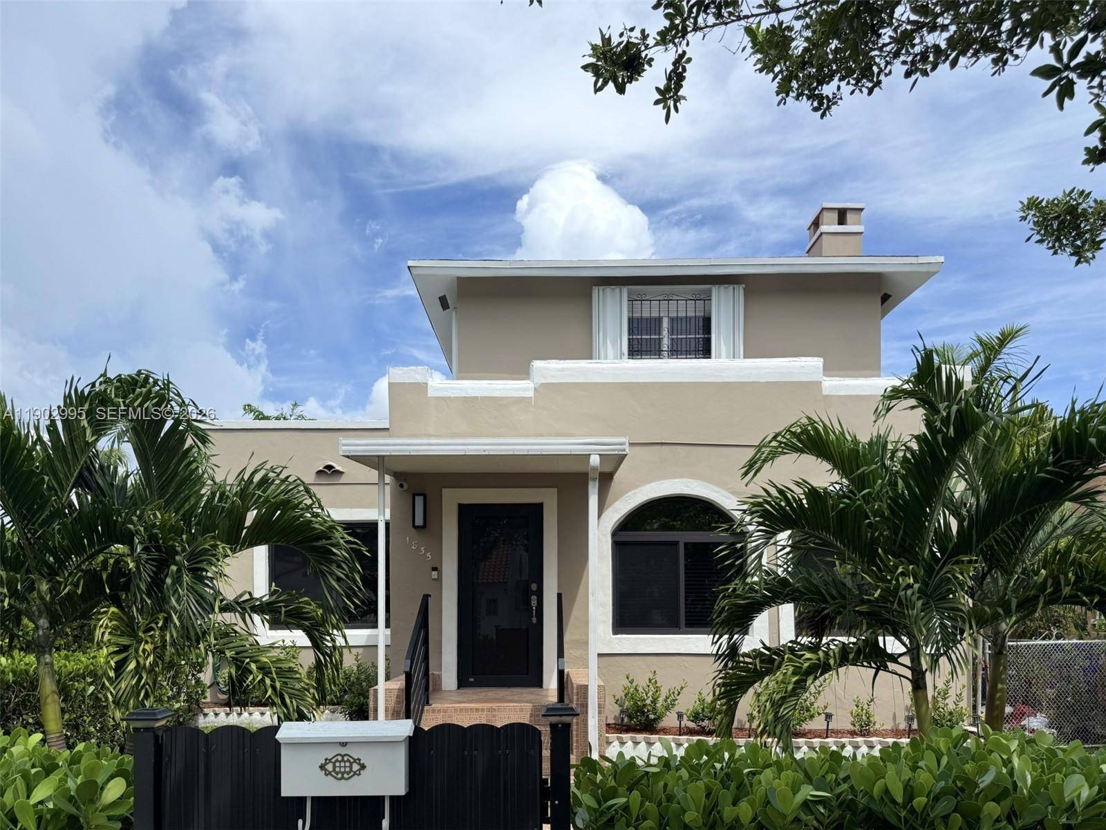 1835 SW 10th StMiami - picture