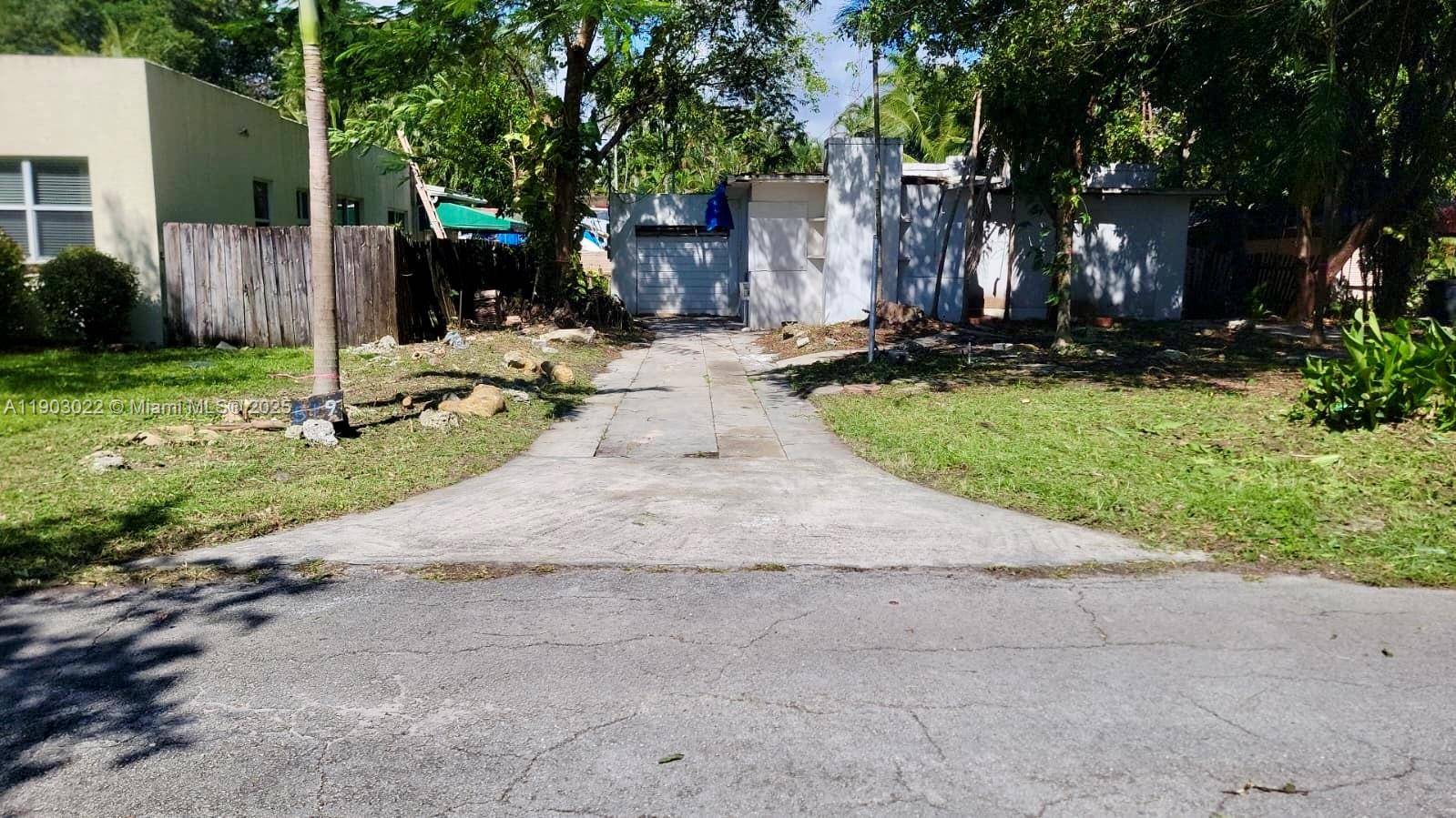 519 NE 118th StBiscayne Park - picture