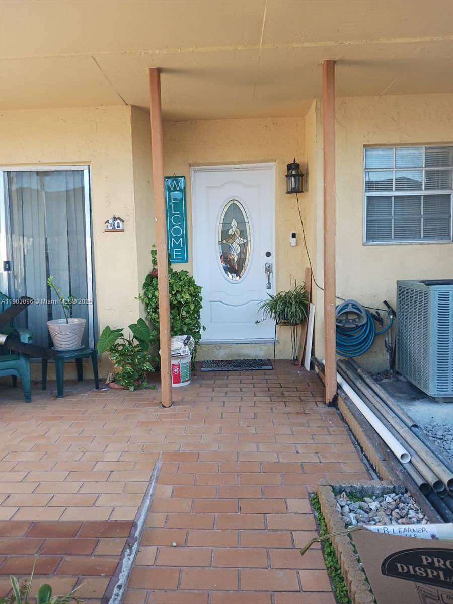 8340 SW 154th AveMiami - Townhouse condo unit 63 - picture