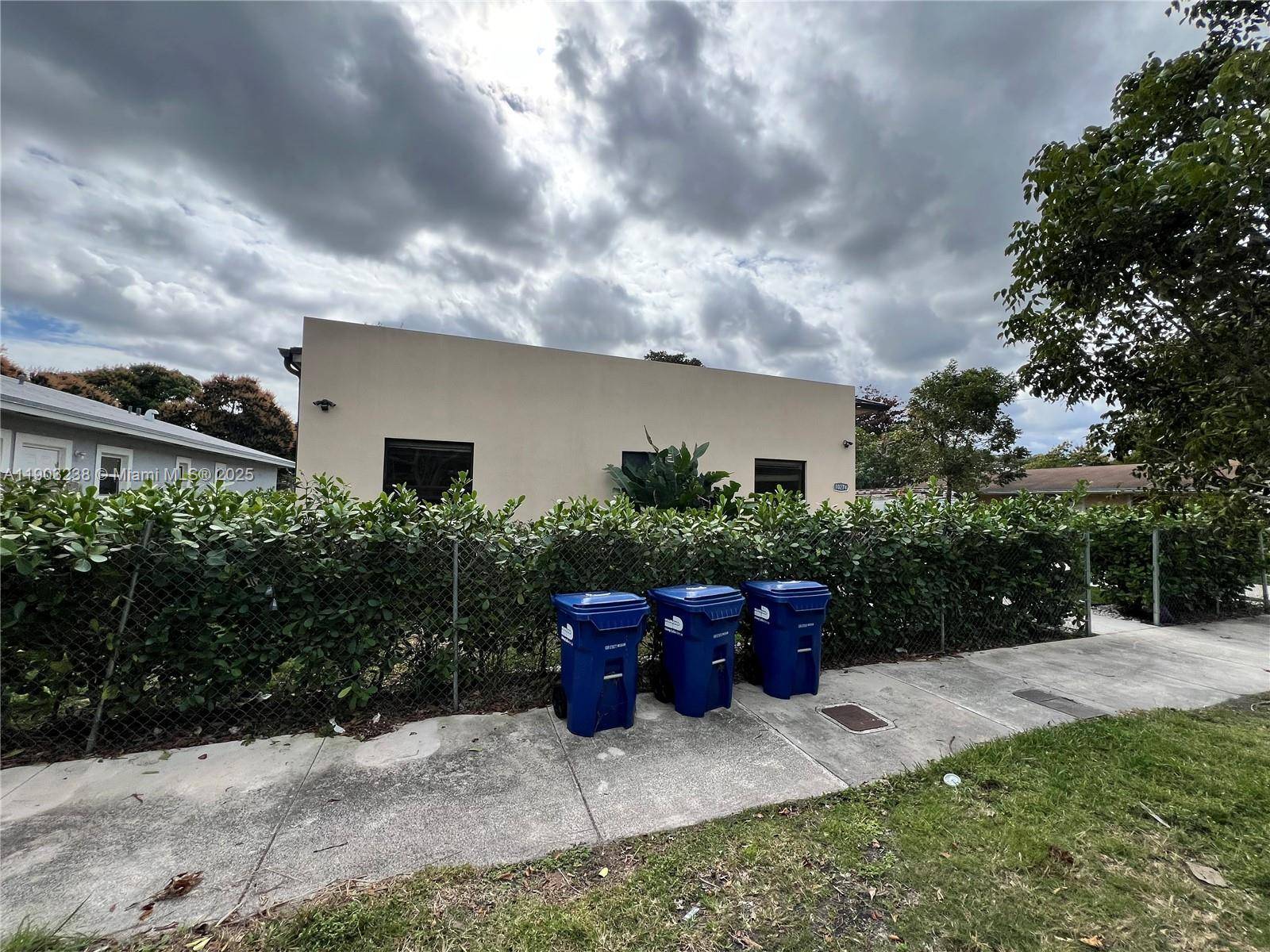 10274 SW 180th StMiami - Duplex/Tri/Quad-Annual,Multi Family condo unit 1 - picture