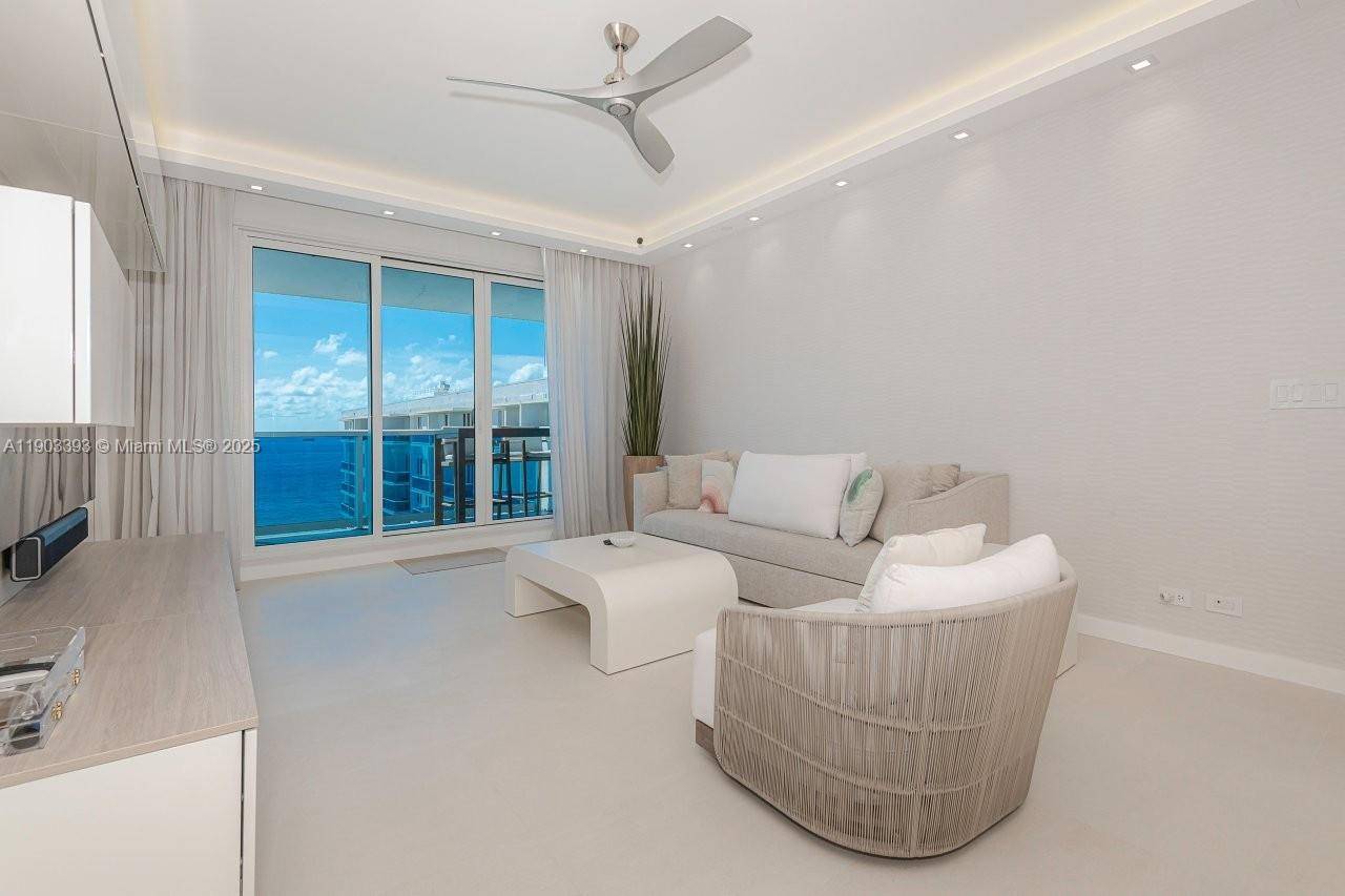 2301 Collins AveMiami Beach - RONEY PALACE CONDO condo unit PH20 - picture