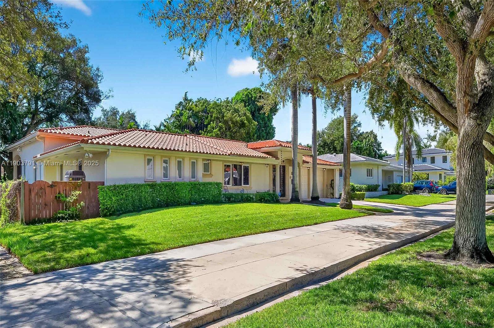 1266 NE 101st StMiami Shores - picture