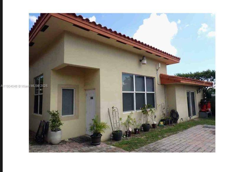 2577 NE 184th TerNorth Miami Beach - picture