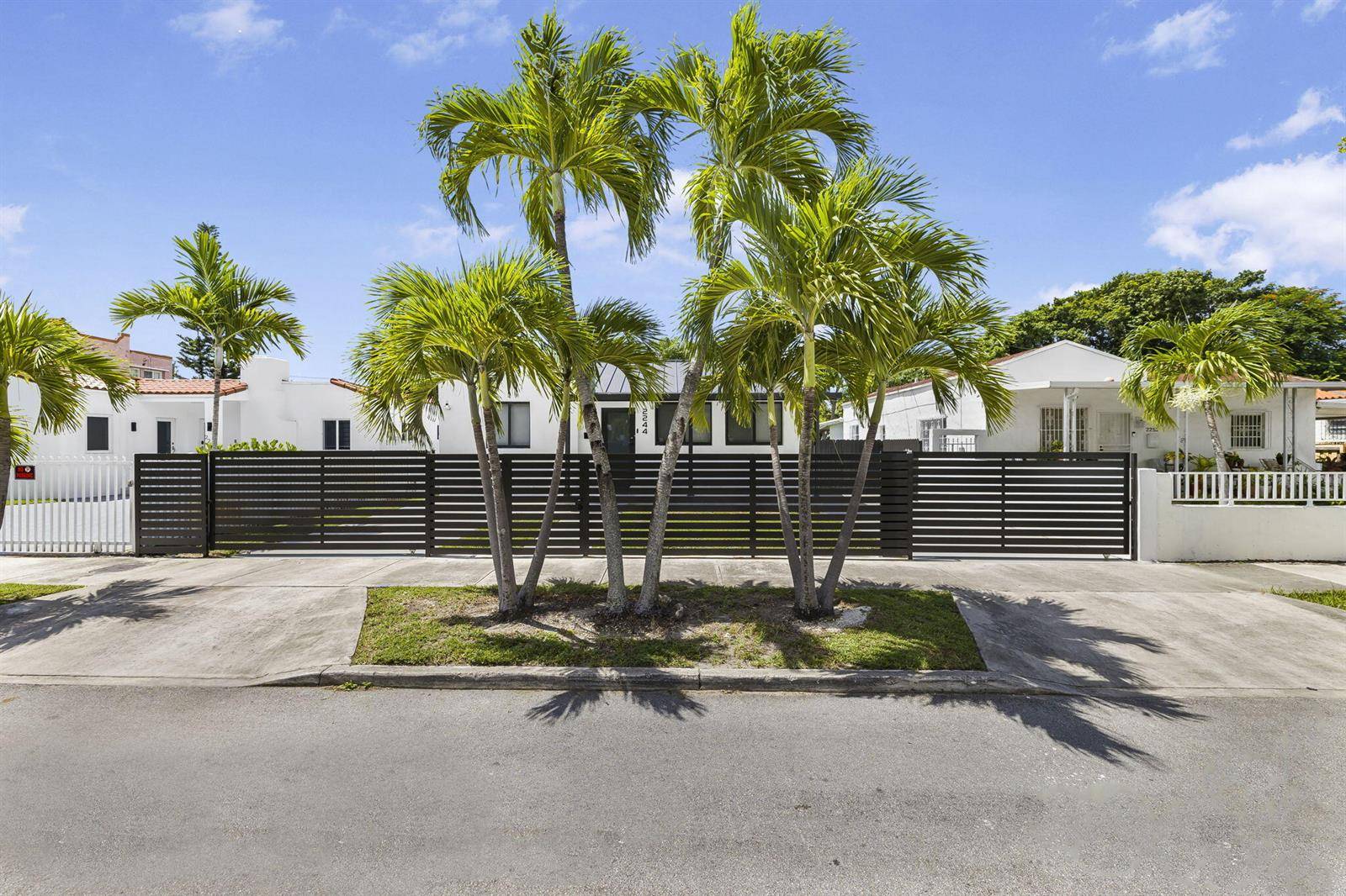 2244 SW 10thMiami - picture