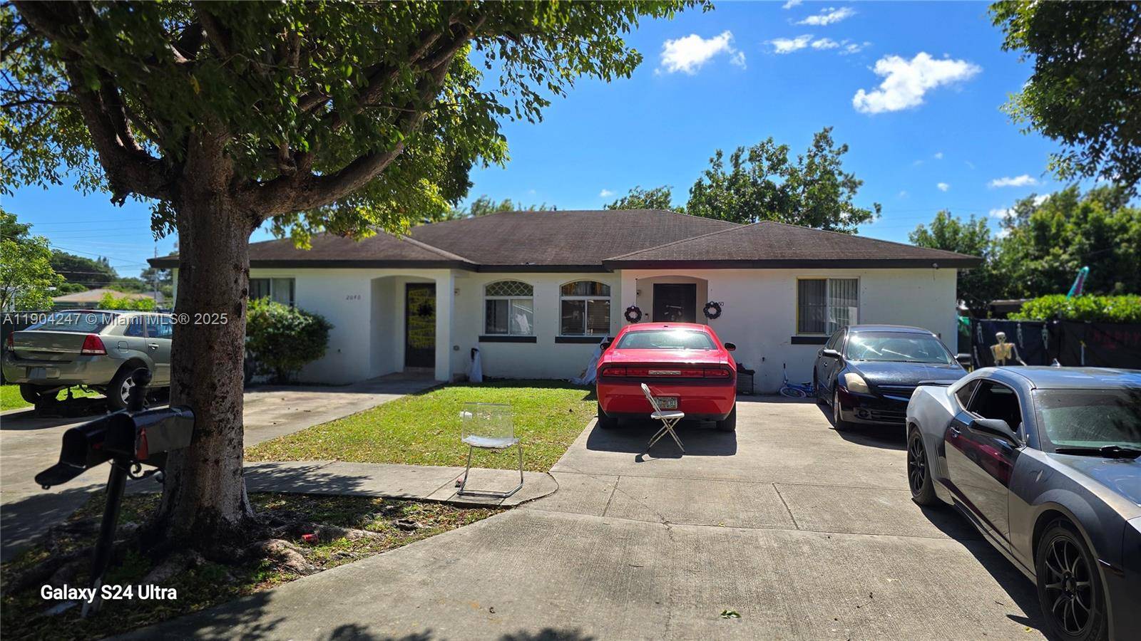 12040 SW 215th StMiami - picture