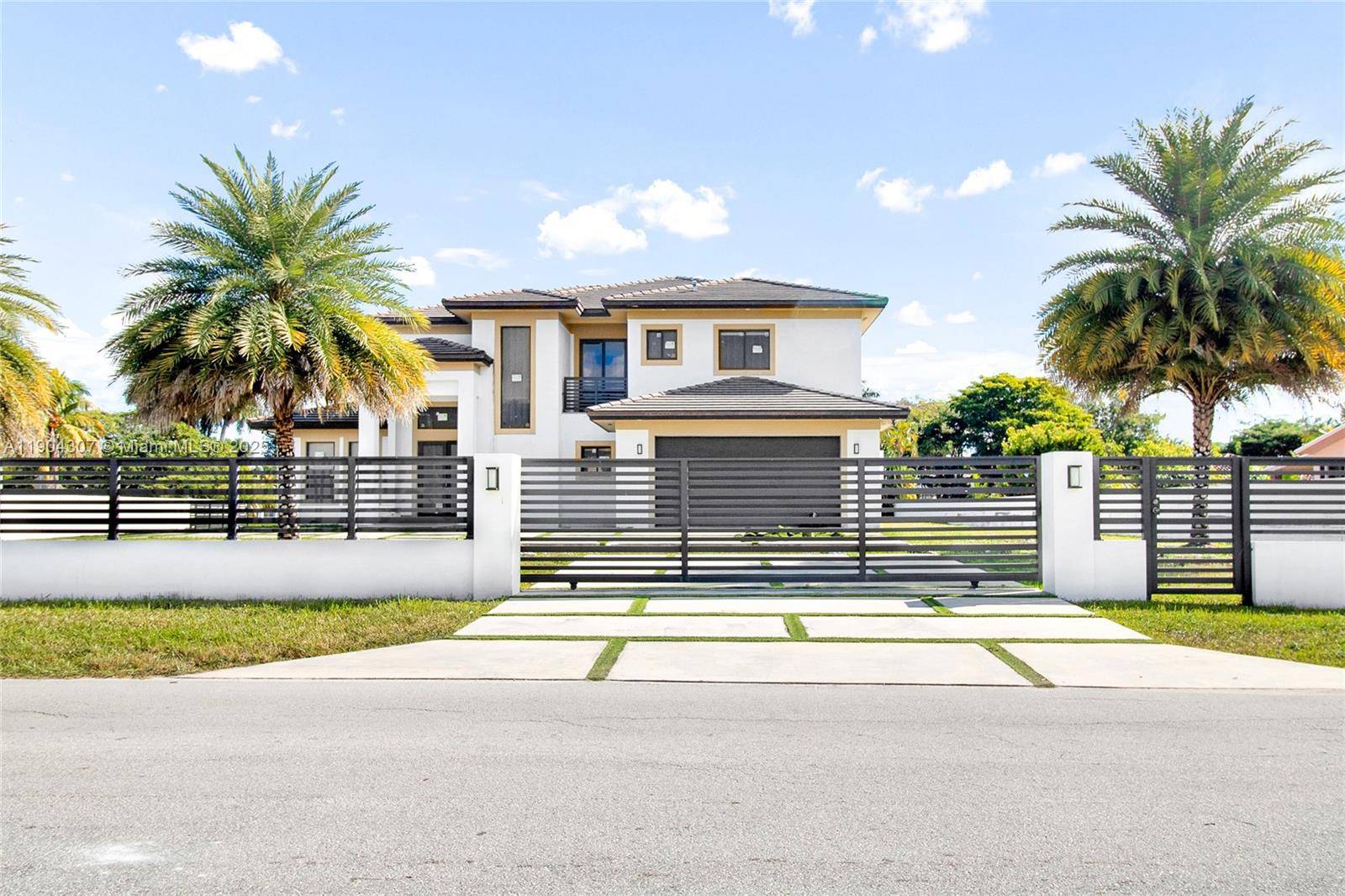 12890 NW 2nd StMiami - picture