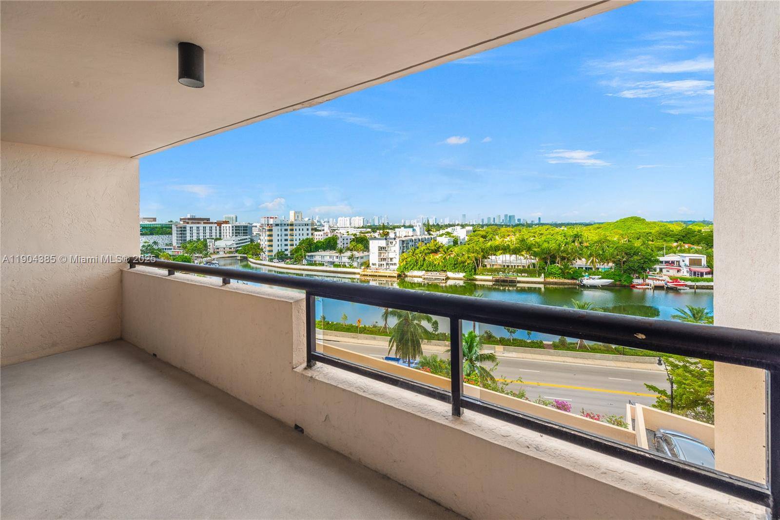 2555 Collins AveMiami Beach - Condo/Co-Op/Annual,Condo condo unit 904 - picture