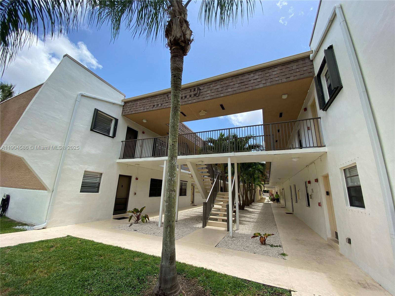 8261 SW 128th StPinecrest - Condo 1-4 Stories,Condo condo unit 211 - picture
