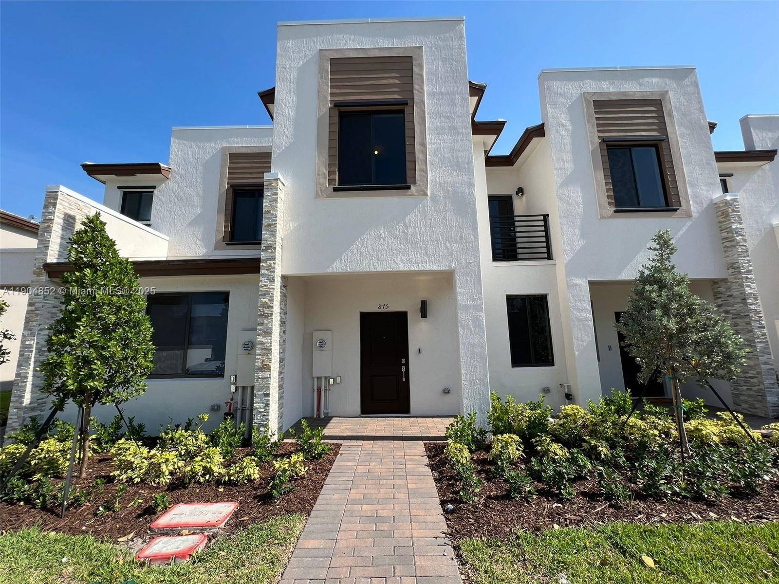 875 NE 211TH STMiami - picture