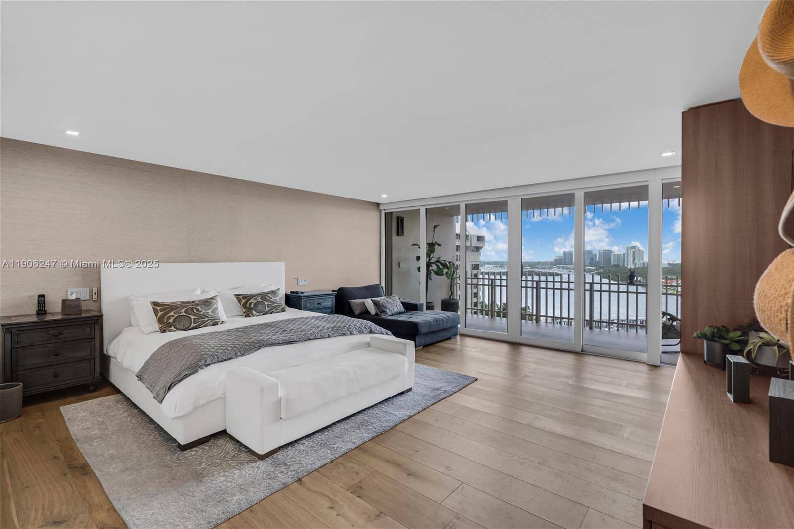 3 Grove Isle DrMiami - Condo/Co-Op/Annual,Condo condo unit C1710 - picture