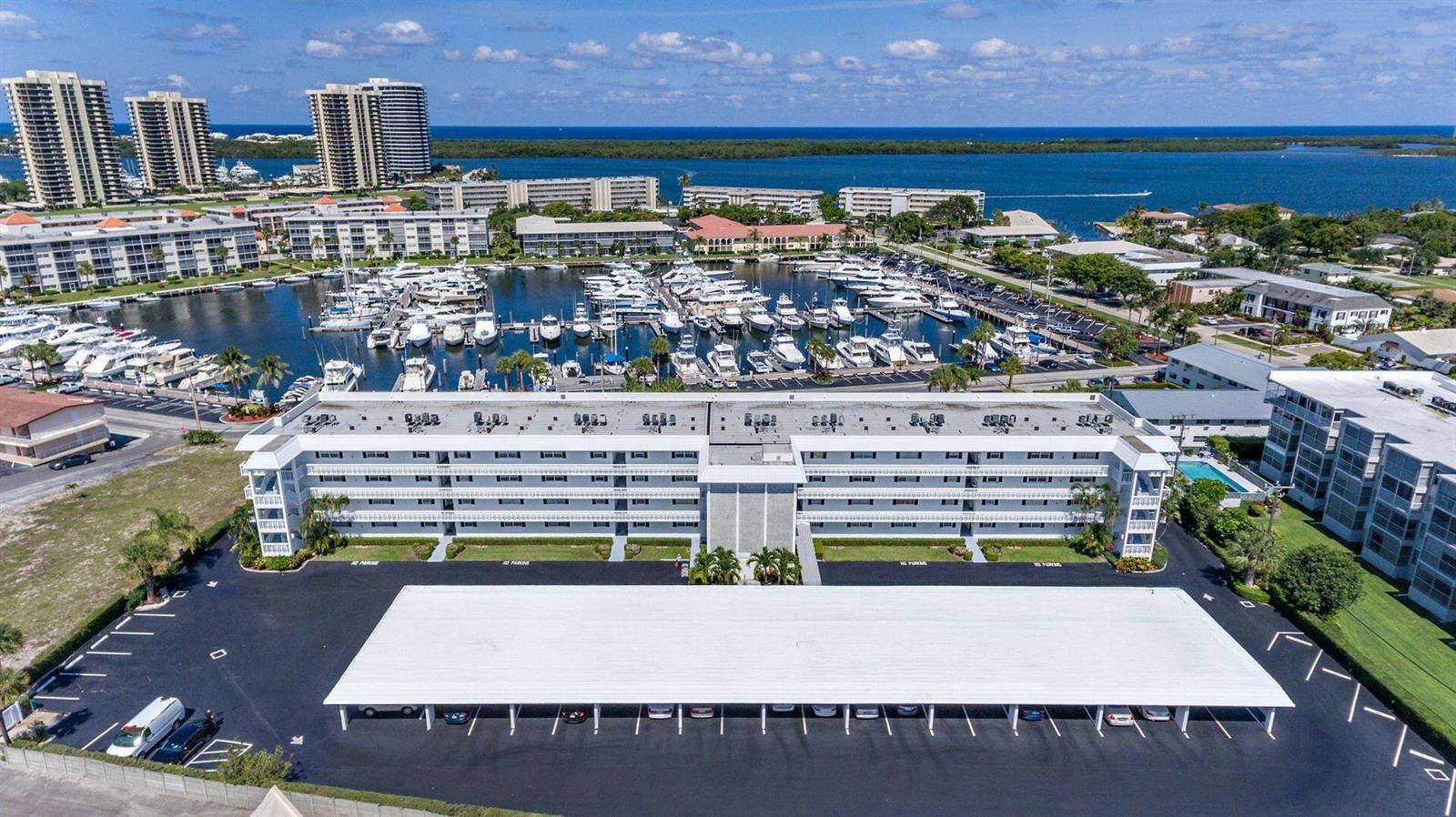 907 MarinaNorth Palm Beach - HARBOUR TOWERS CONDO 55+ ,Harbour Towers condo unit 402 - picture