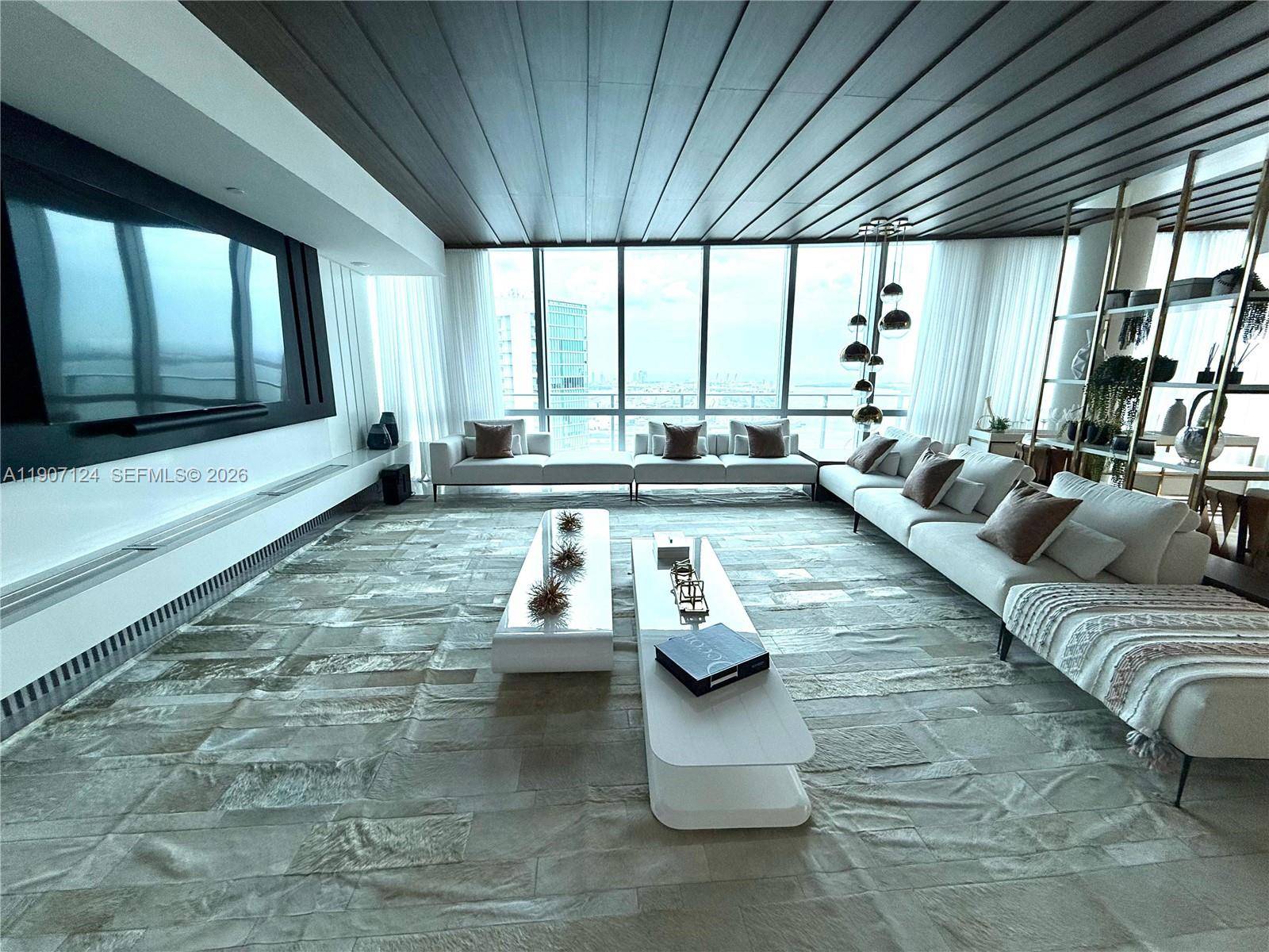 851 NE 1st AveMiami - PARAMOUNT MIAMI WORLDCENT condo unit 4811 - picture