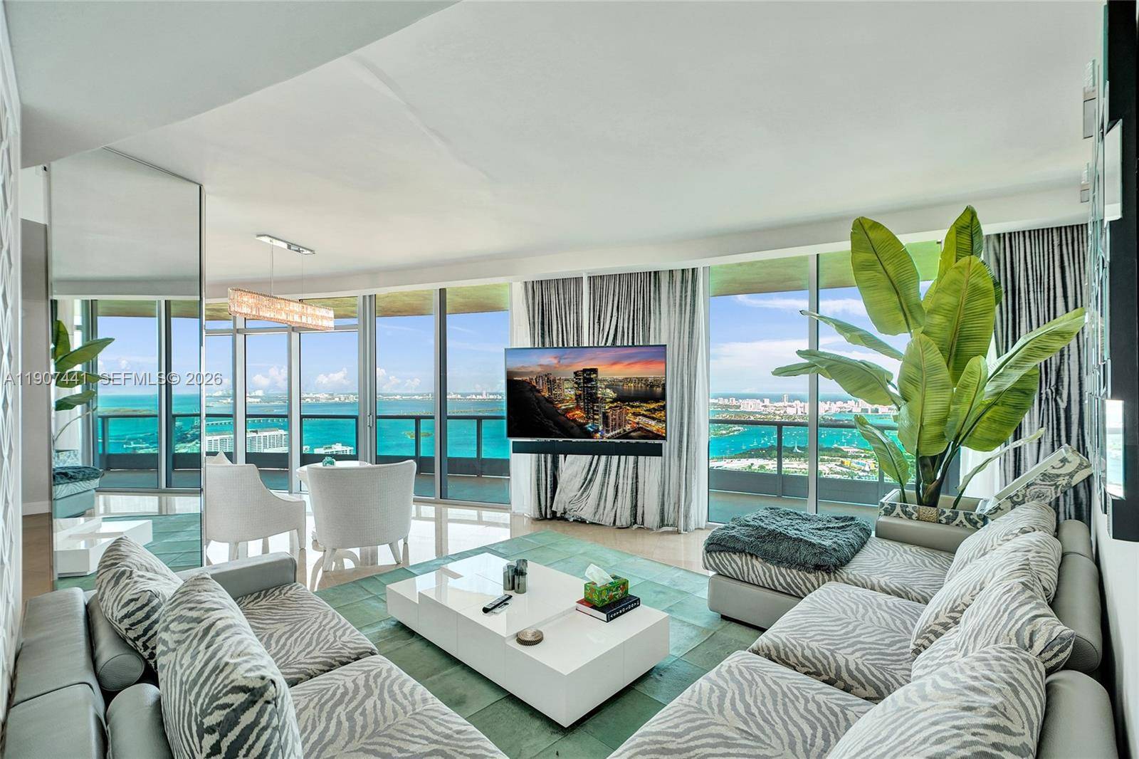 900 Biscayne BlvdMiami - Condo 1-4 Stories,Condo condo unit 6107 - picture