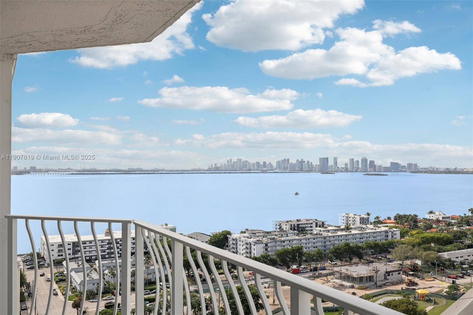 7601 E Treasure DrNorth Bay Village - Condo 5+ Stories,Condo condo unit 2305 - picture