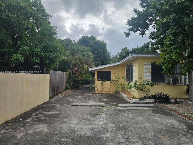 836 NW 101st StMiami - picture