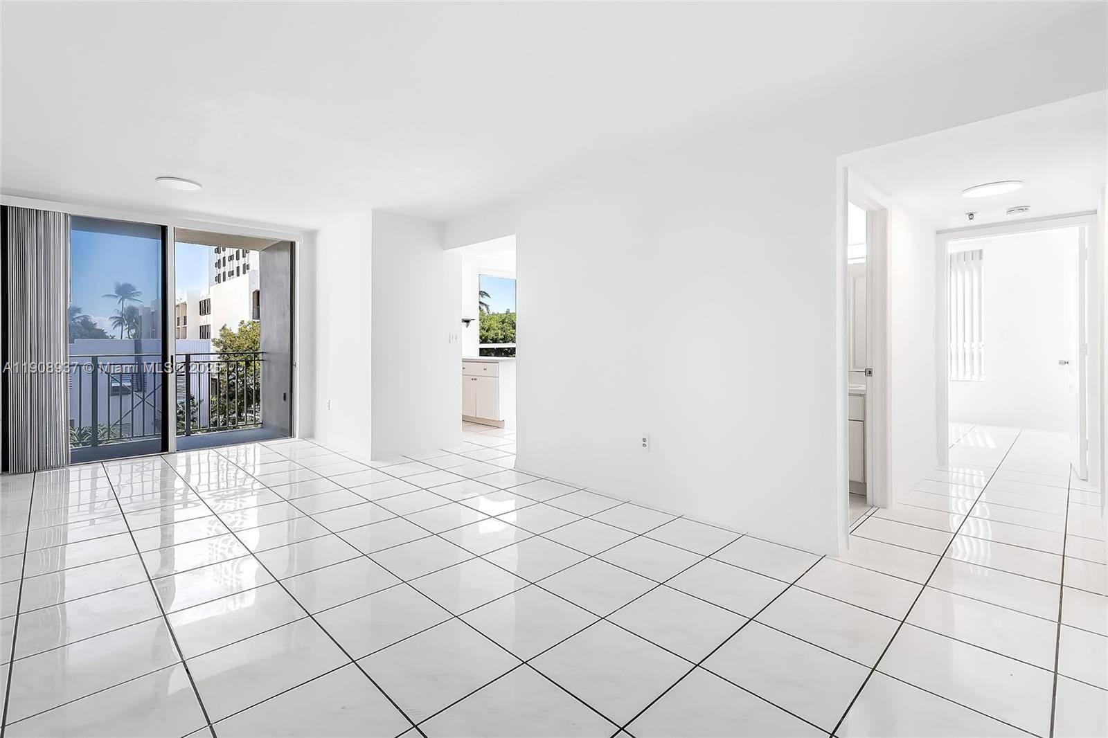 2642 Collins AveMiami Beach - Condo/Co-Op/Annual,Condo condo unit 307 - picture