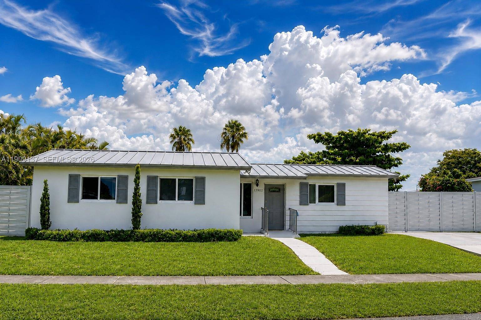 17902 NW 81st CtHialeah - picture