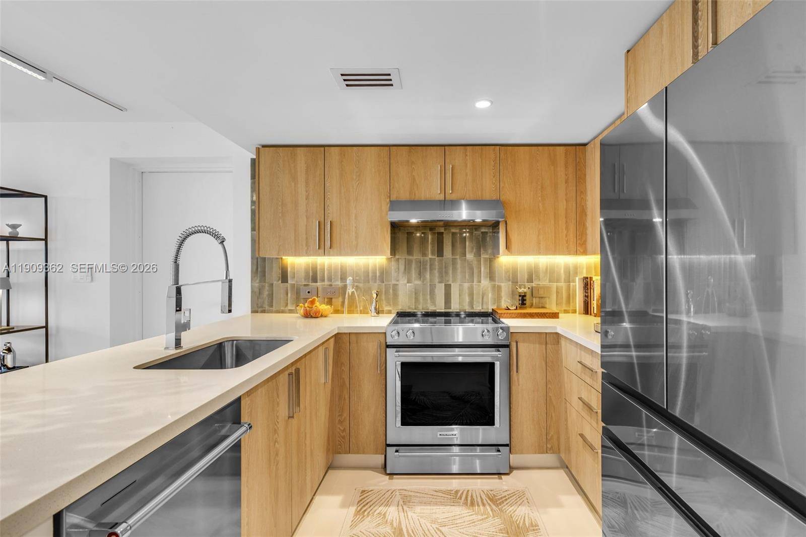 1100 100th StBay Harbor Islands - Condo 5+ Stories,Condo condo unit 401 - picture