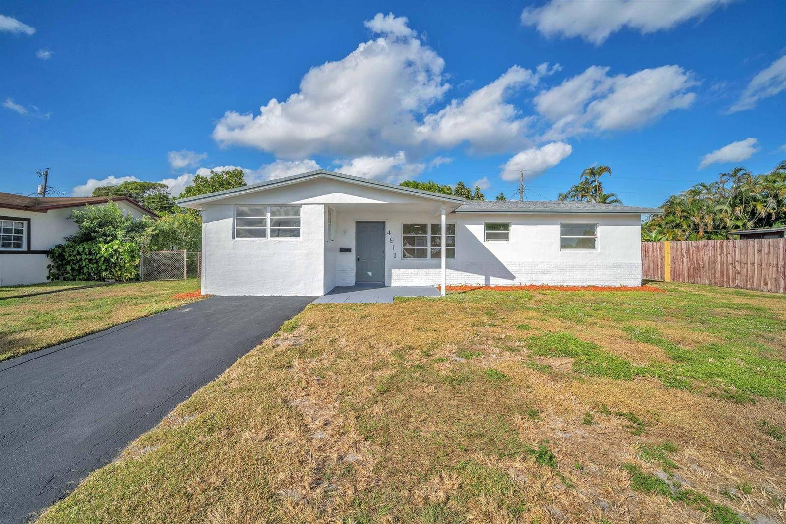 4911 NW 16thLauderhill - picture