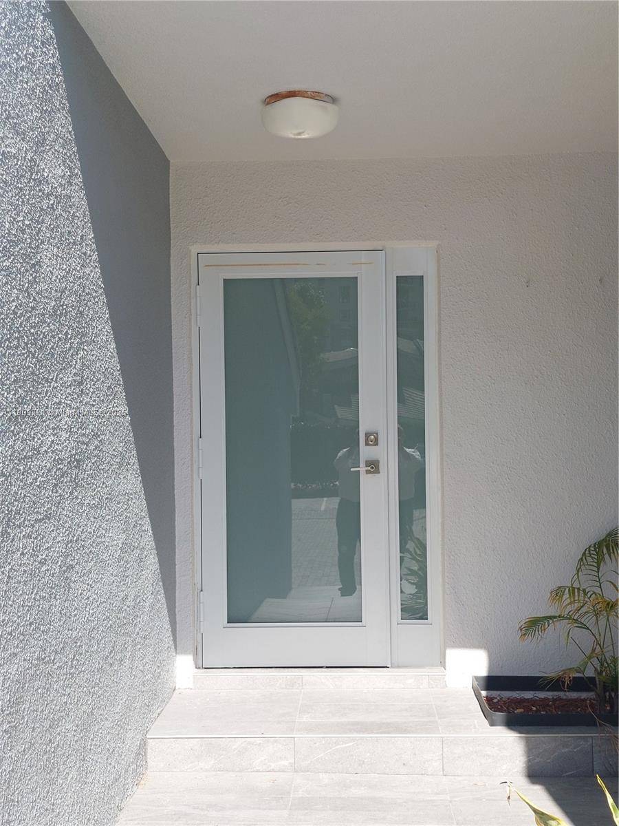 255 Poinciana DrSunny Isles Beach - Townhouse condo unit 605 - picture