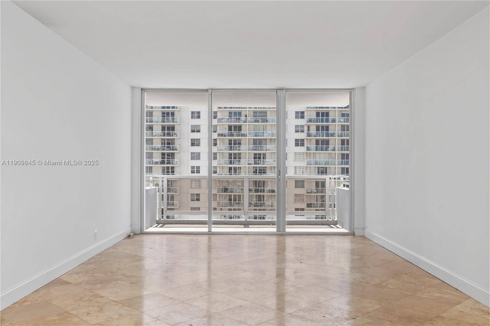 5700 Collins AveMiami Beach - Condo/Co-Op/Annual,Condo condo unit 10D - picture
