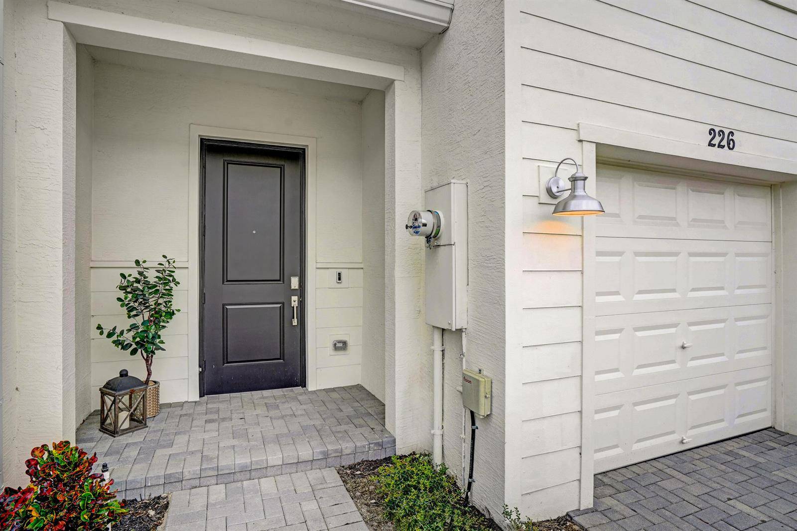 226 SE WoodbarkPort St. Lucie - picture