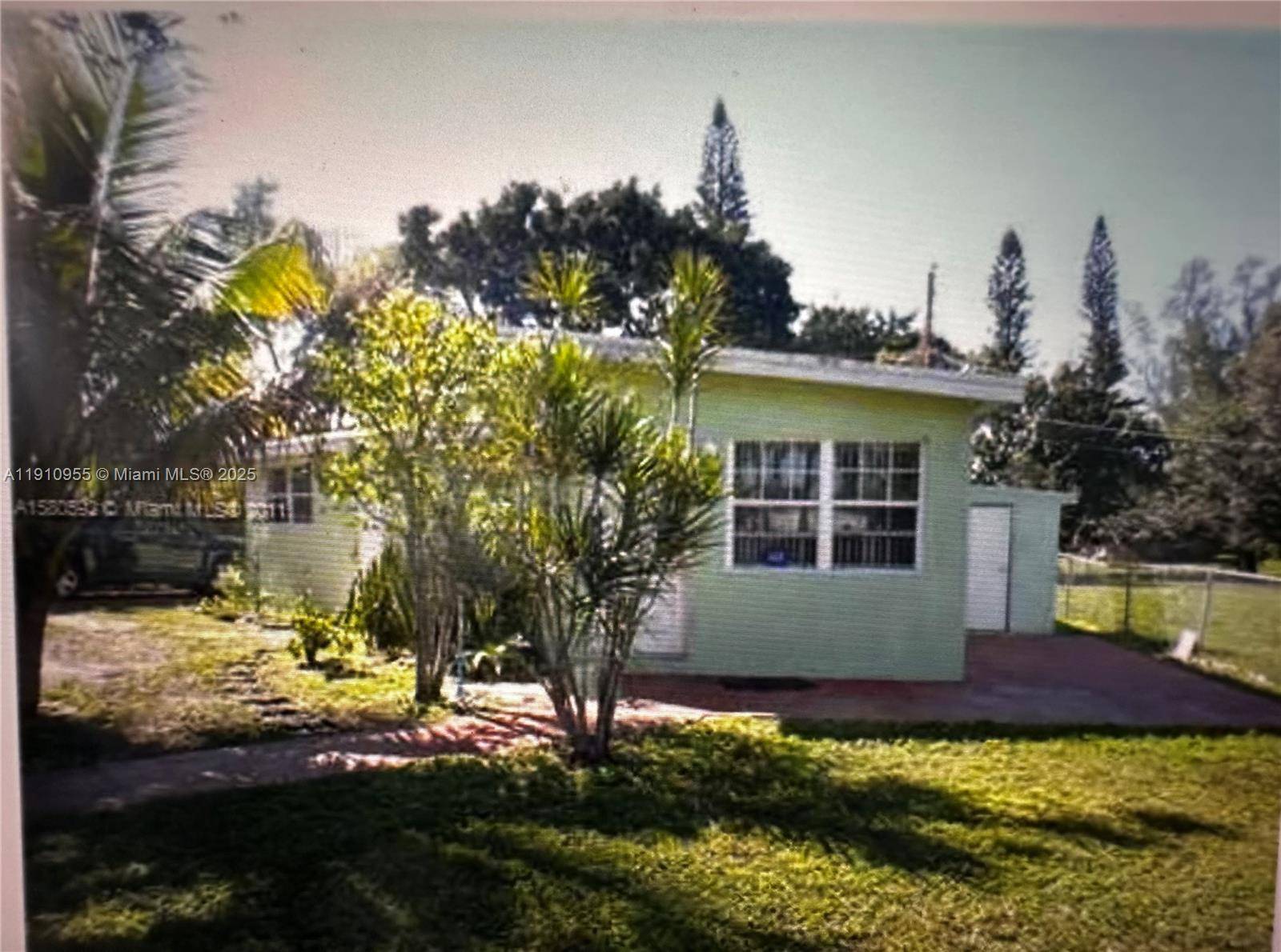 3490 SW 56th AveWest Park - picture