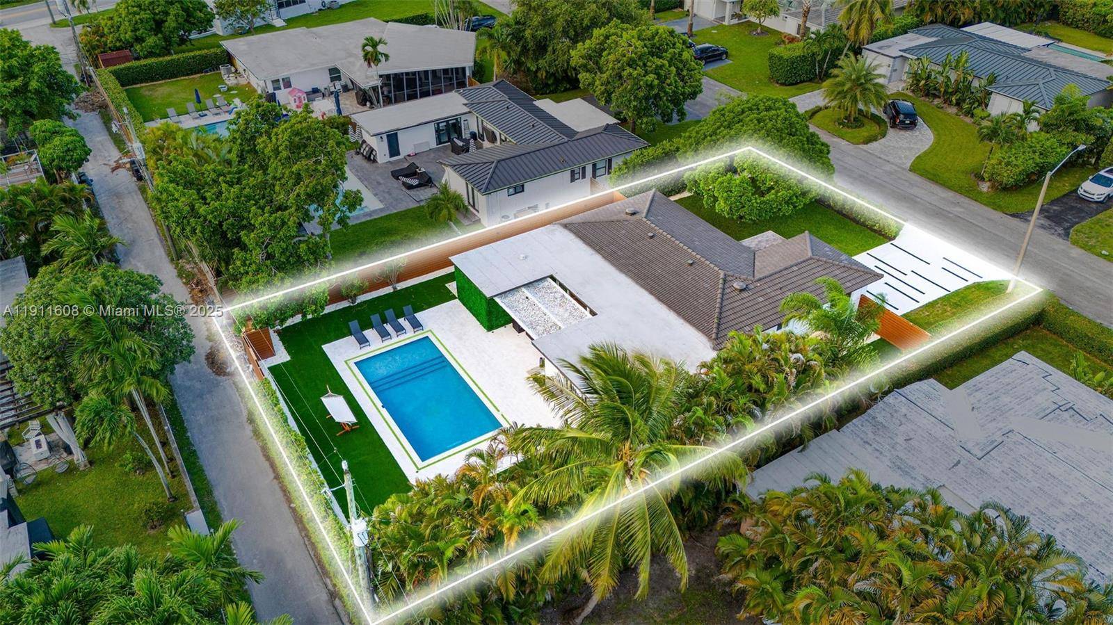 10658 NE 11th AveMiami Shores - picture